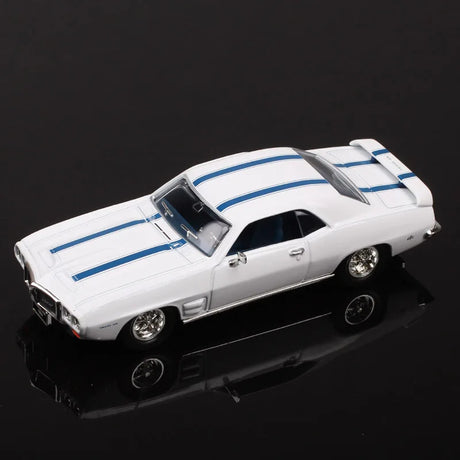 Yat Ming 1:43 Scale 1969 Pontiac Firebird Trans AM Classic Metal Car Model Toy Road Signature White Replicas Miniatures